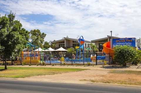 All Seasons Holiday Park - Redcliffe Tourism 2