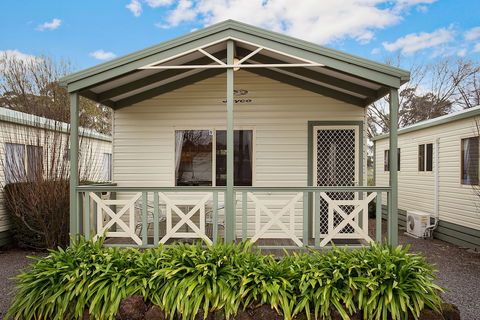 Lake Hamilton Motor Village & Caravan Park - Redcliffe Tourism 2