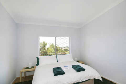 Acacia Holiday Or Business Stay Accommodation - Redcliffe Tourism 5