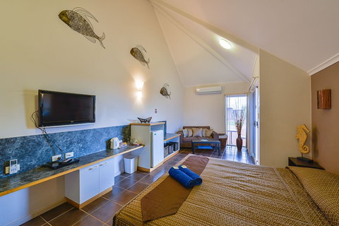 Osprey Holiday Village - Redcliffe Tourism 2
