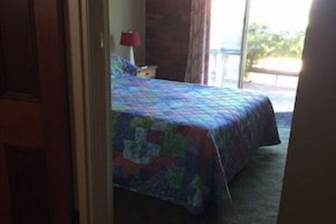 Highton Manor - Redcliffe Tourism 4