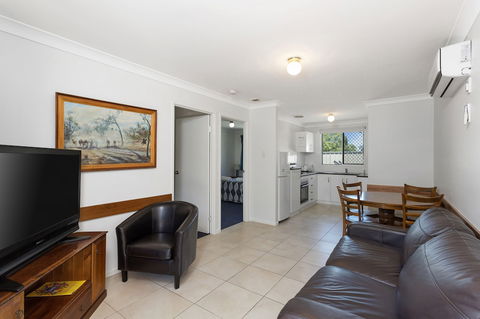 Apollo Lodge - Redcliffe Tourism 6