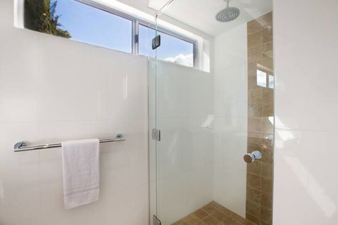 Central Avenue Apartments - Redcliffe Tourism 4