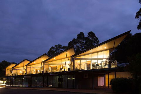 Central Avenue Apartments - Redcliffe Tourism 1