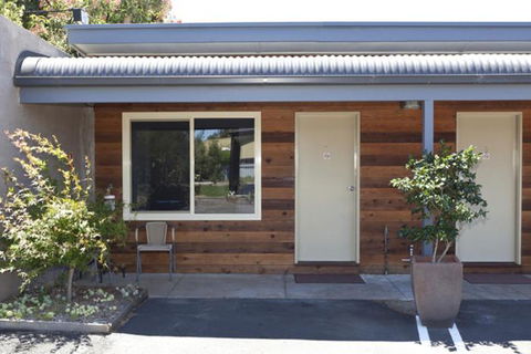 Chalambar Motel - Redcliffe Tourism 6
