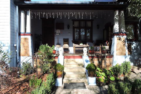 Kubba Roonga Guesthouse - Luxury Spa Retreat - Redcliffe Tourism 3
