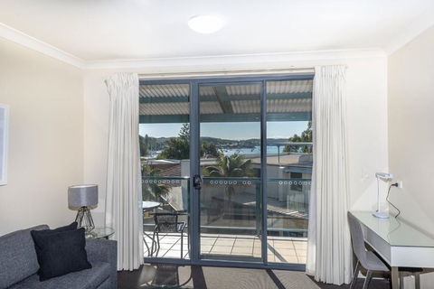 The Brighton Apartments - Redcliffe Tourism 6