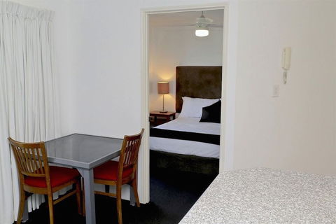 Karana Palms Resort - Redcliffe Tourism 0