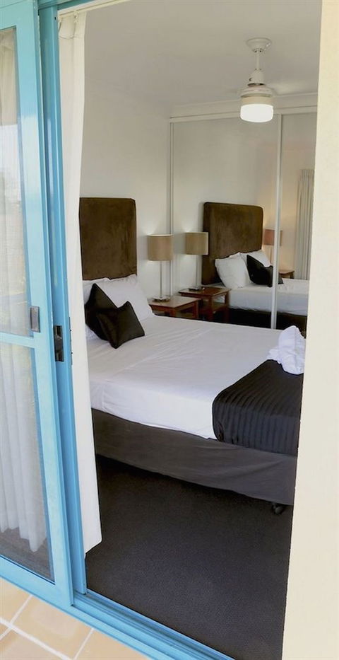 Karana Palms Resort - Redcliffe Tourism 3