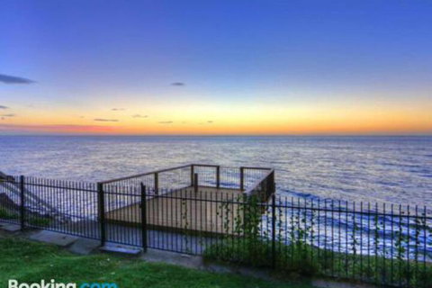 Dolphins At Sunset - Redcliffe Tourism 7