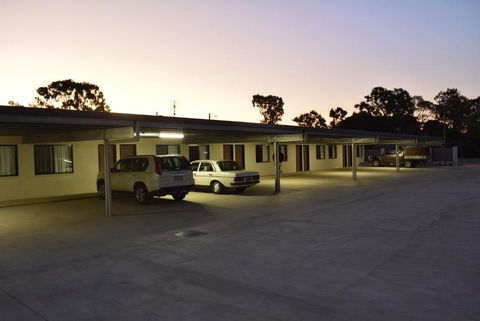 Carmila Sands Motel - Redcliffe Tourism 5