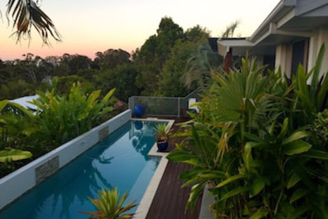 Sunshine Coast Tropical Getaway - Redcliffe Tourism 0