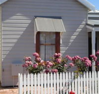 Bluebird Cottage - Redcliffe Tourism