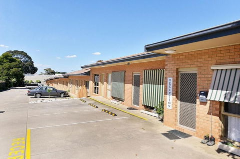 Cranbourne Motor Inn - Redcliffe Tourism 2
