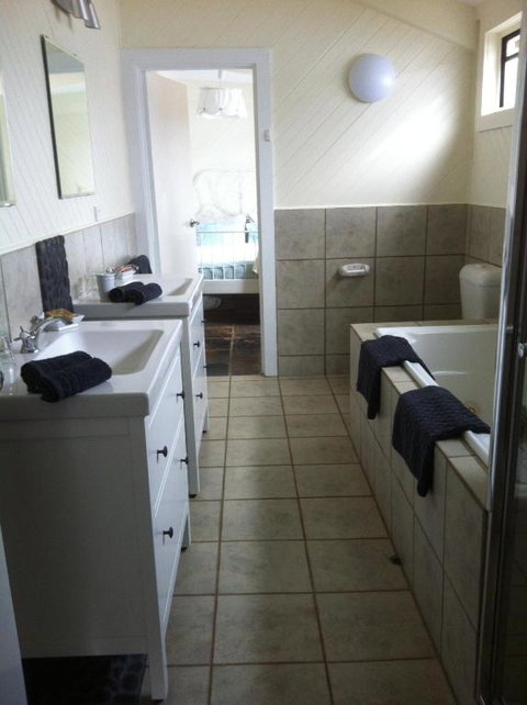 Bickley Valley Cottage - Redcliffe Tourism 1