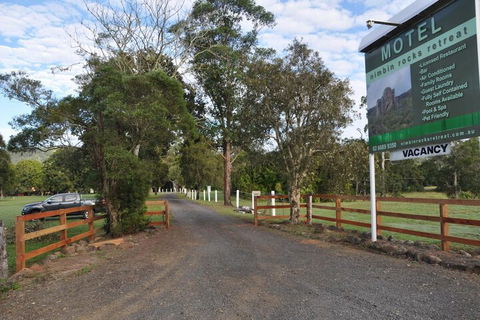 Nimbin Rocks Retreat - Redcliffe Tourism 1