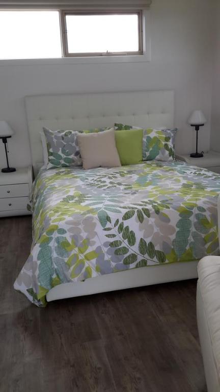 Bass Coast Country Cottages - Redcliffe Tourism 2