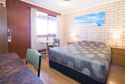 Augusta Budget Motel - Redcliffe Tourism 3