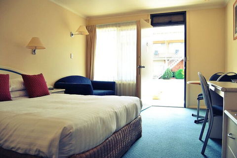 Sunrise Devonport - Redcliffe Tourism 3