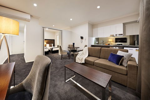 Attika Hotel - Redcliffe Tourism 5