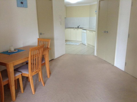 Eastgate Apartment - Redcliffe Tourism 4