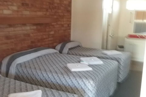 Avocado Motor Inn - Redcliffe Tourism 6