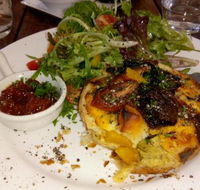 Seasons Restaurant at Cloudehill - Redcliffe Tourism