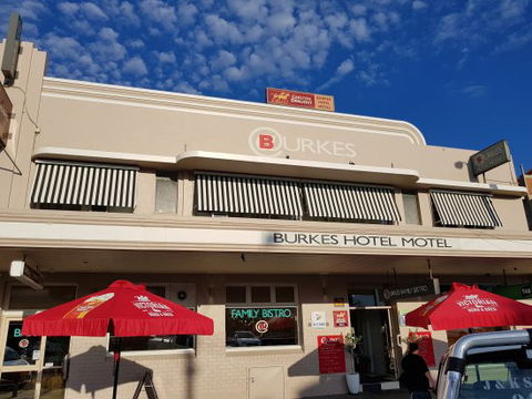 Burkes Bistro And Bar - Redcliffe Tourism 0