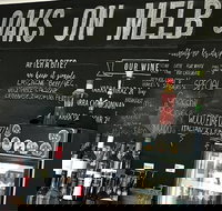 OAKS ON MELBA - Redcliffe Tourism