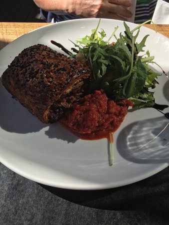 Swell - Redcliffe Tourism 0