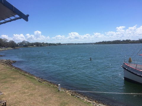 Salty's On The Hastings - Redcliffe Tourism 0