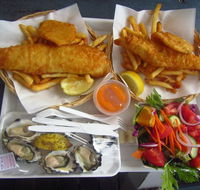 Innes' Boatshed - Redcliffe Tourism