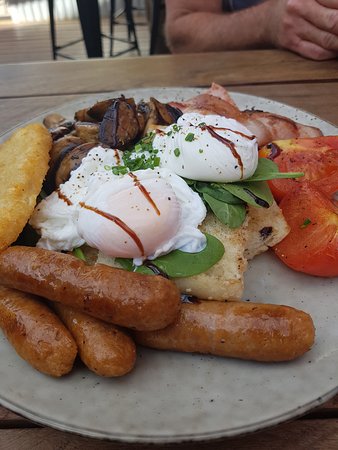 The Temora Hotel - Redcliffe Tourism 0