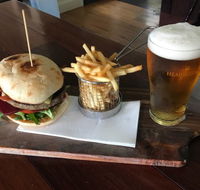 The White Hart Hotel - Redcliffe Tourism