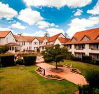 Courtyard Restaurant - Mercure Hotel Canberra - Redcliffe Tourism