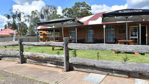 Bulga Tavern - Redcliffe Tourism 0