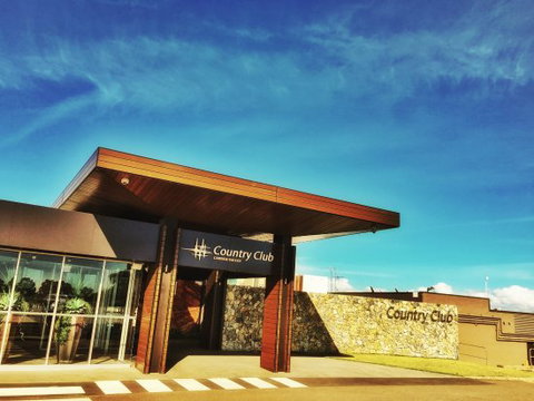 Country Club Gledswood Hills - Redcliffe Tourism 0