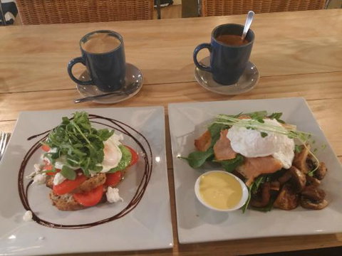 Chill In Cafe - Redcliffe Tourism 0