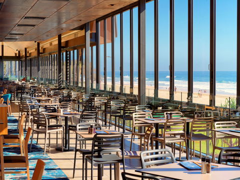 Kurrawa Surf Club - Redcliffe Tourism 2