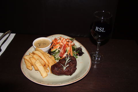 Phillip Island RSL - Redcliffe Tourism 0