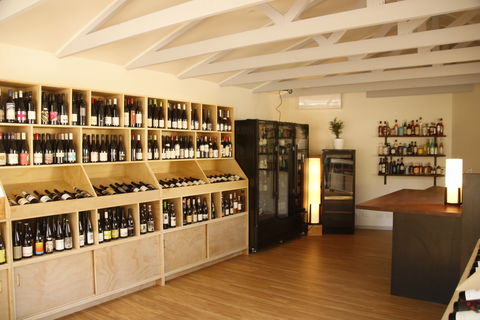 Grampians Wine Cellar - Redcliffe Tourism 0