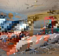 Golden Ponds Bar Restaurant  Function Centre - Redcliffe Tourism