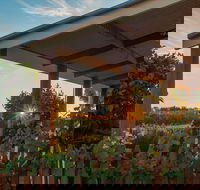 Caf in the Vines - Redcliffe Tourism