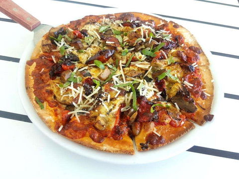 Manta Ray - Redcliffe Tourism 0