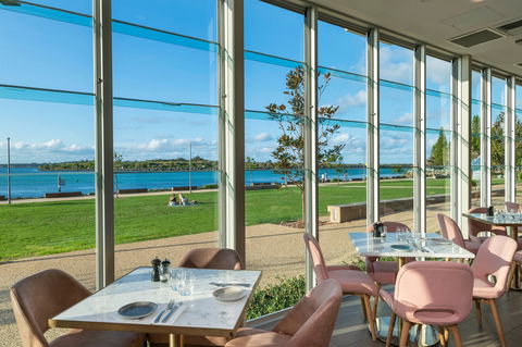 Zebu Bar And  Restaurant - Redcliffe Tourism 0