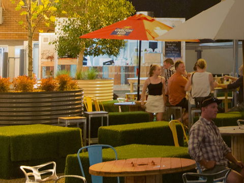 SS&A Club Albury - Redcliffe Tourism 0