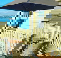 East Coast Lounge - Redcliffe Tourism