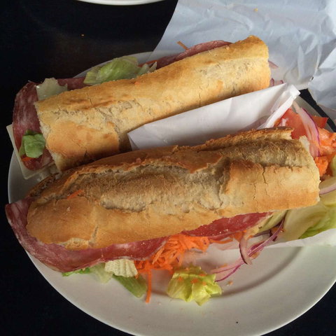 Scutti Markets On Angelo - Redcliffe Tourism 0