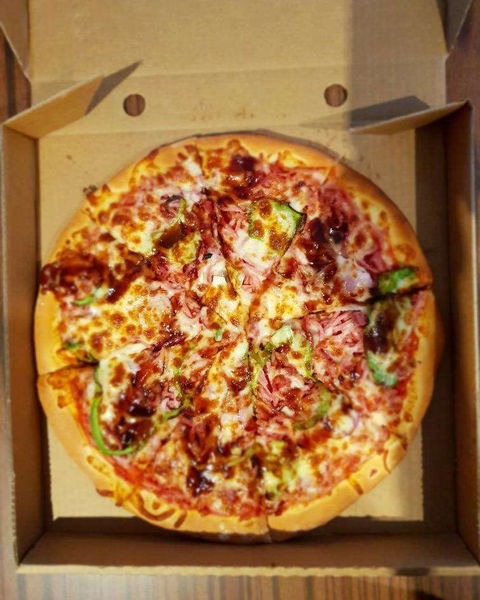 Fizza Hut - Redcliffe Tourism 0