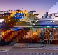 Vino Lokal - Redcliffe Tourism